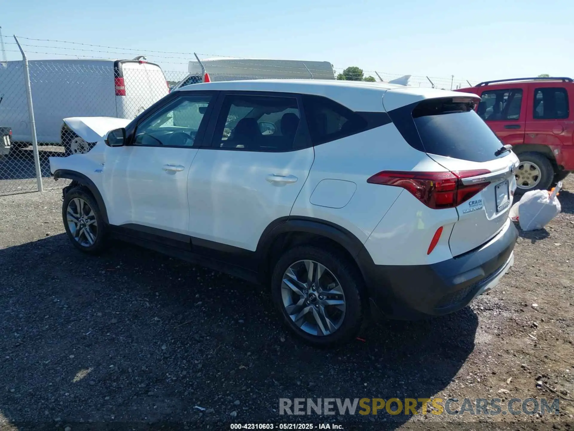 3 Photograph of a damaged car KNDEPCAA7M7049168 KIA SELTOS 2021