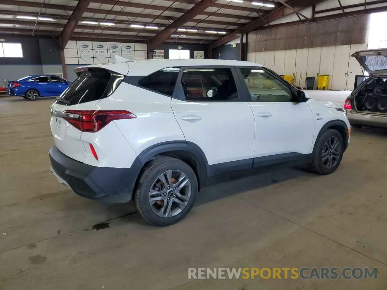 3 Photograph of a damaged car KNDEPCAA7M7062275 KIA SELTOS 2021