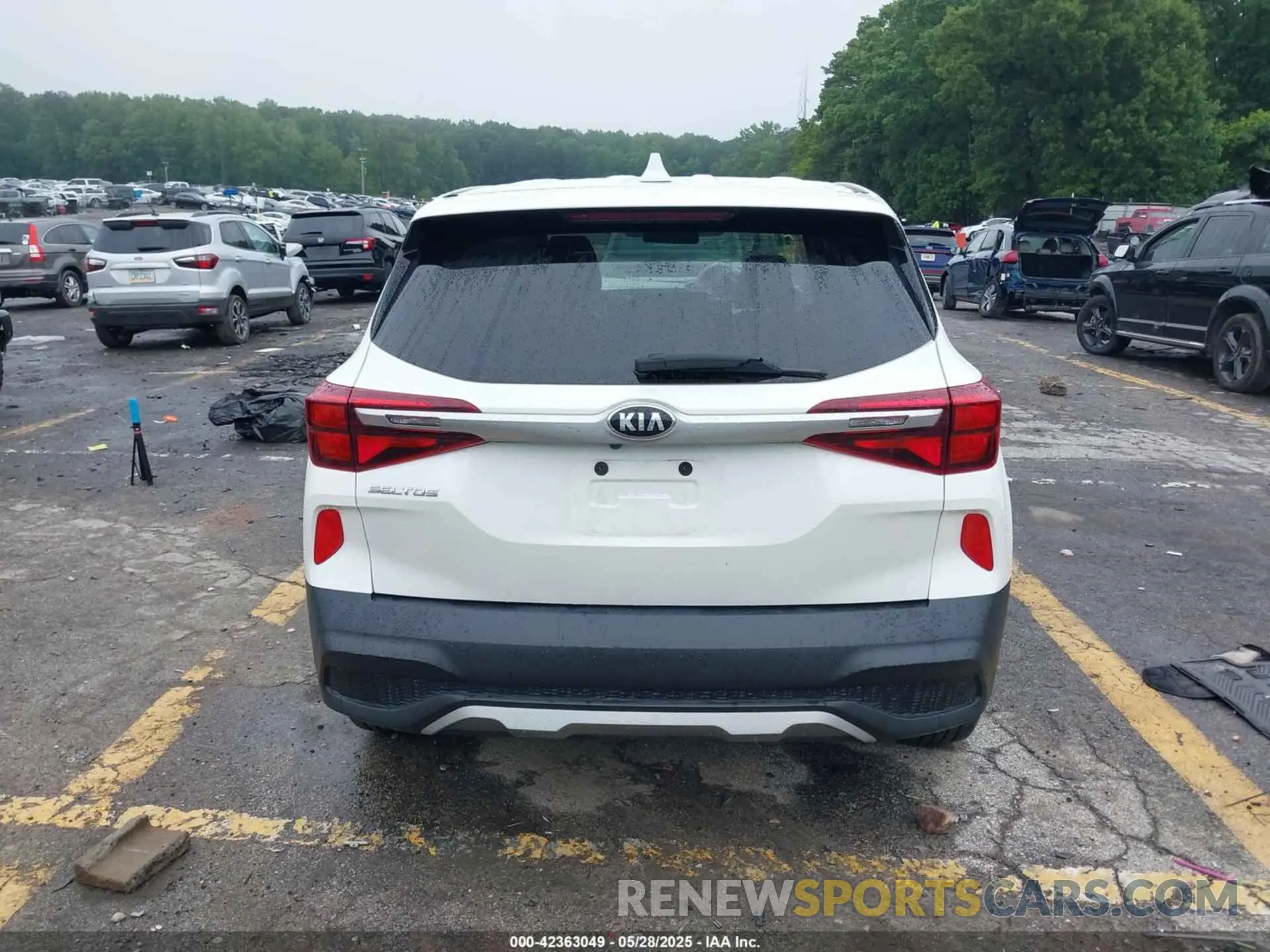 16 Photograph of a damaged car KNDEPCAA8M7048918 KIA SELTOS 2021
