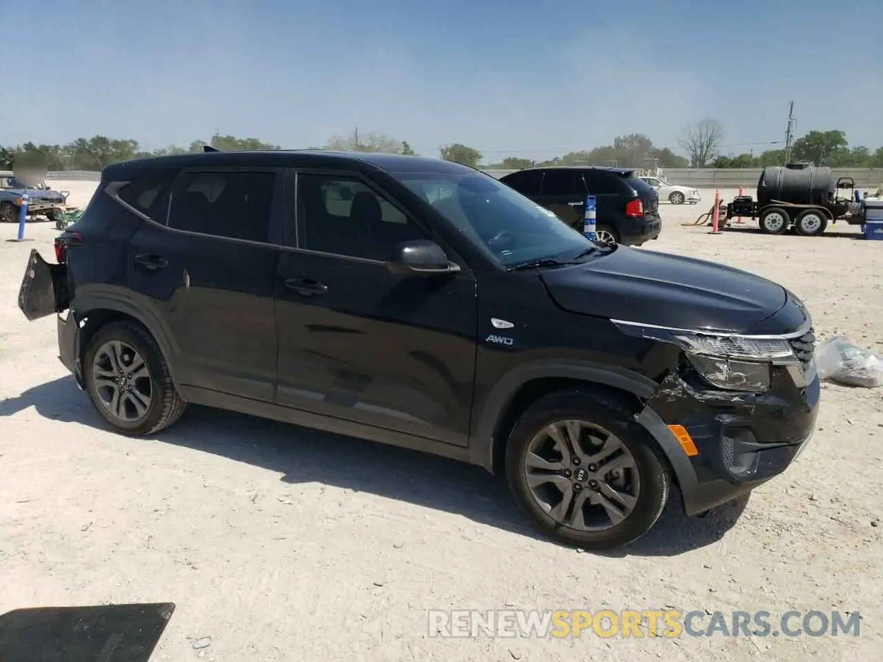 4 Photograph of a damaged car KNDEPCAA8M7095138 KIA SELTOS 2021
