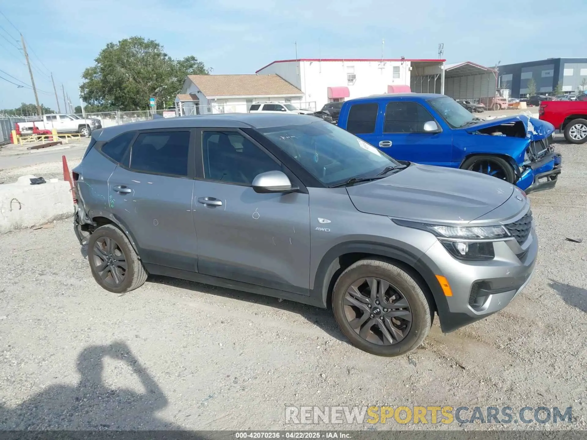 13 Photograph of a damaged car KNDEPCAAXM7136028 KIA SELTOS 2021