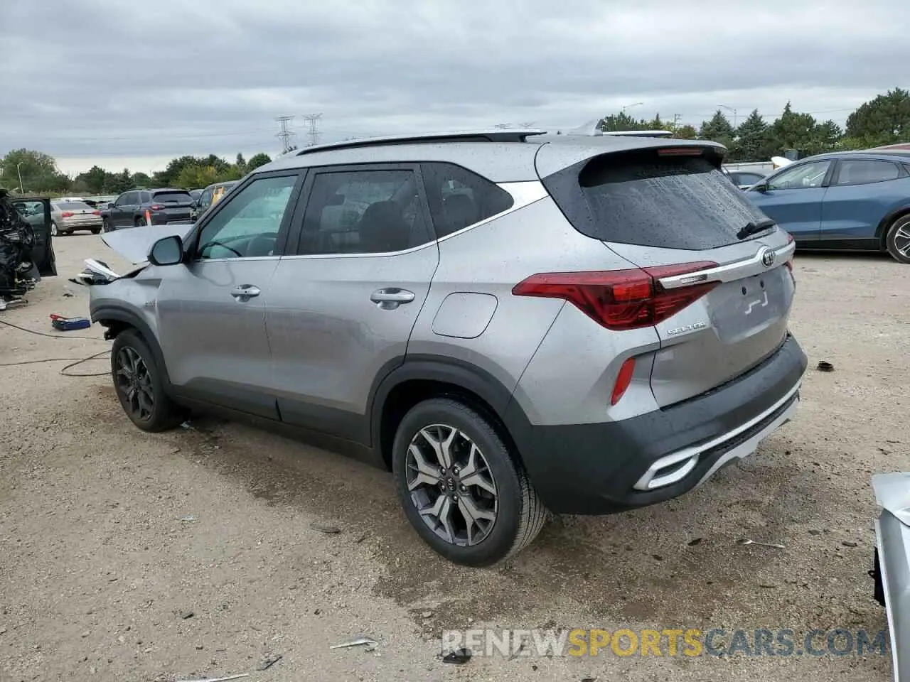 2 Photograph of a damaged car KNDERCAA0M7212897 KIA SELTOS 2021
