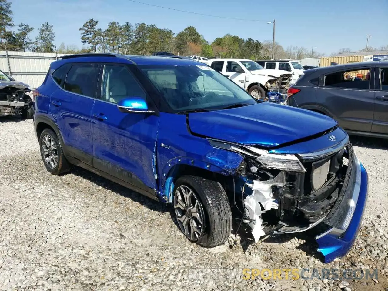 4 Photograph of a damaged car KNDERCAA1M7194684 KIA SELTOS 2021