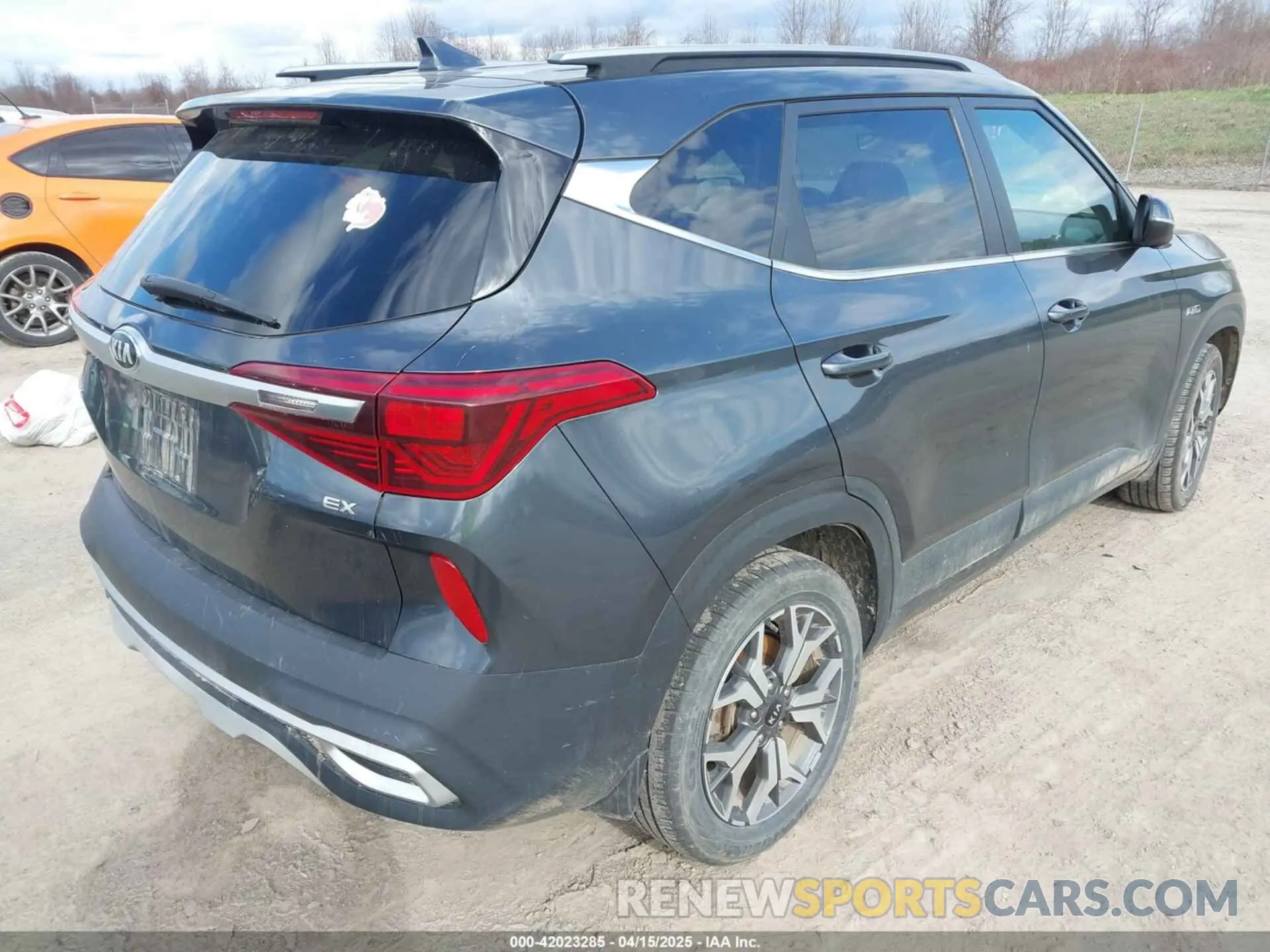4 Фотография поврежденного автомобиля KNDERCAA2M7137118 KIA SELTOS 2021
