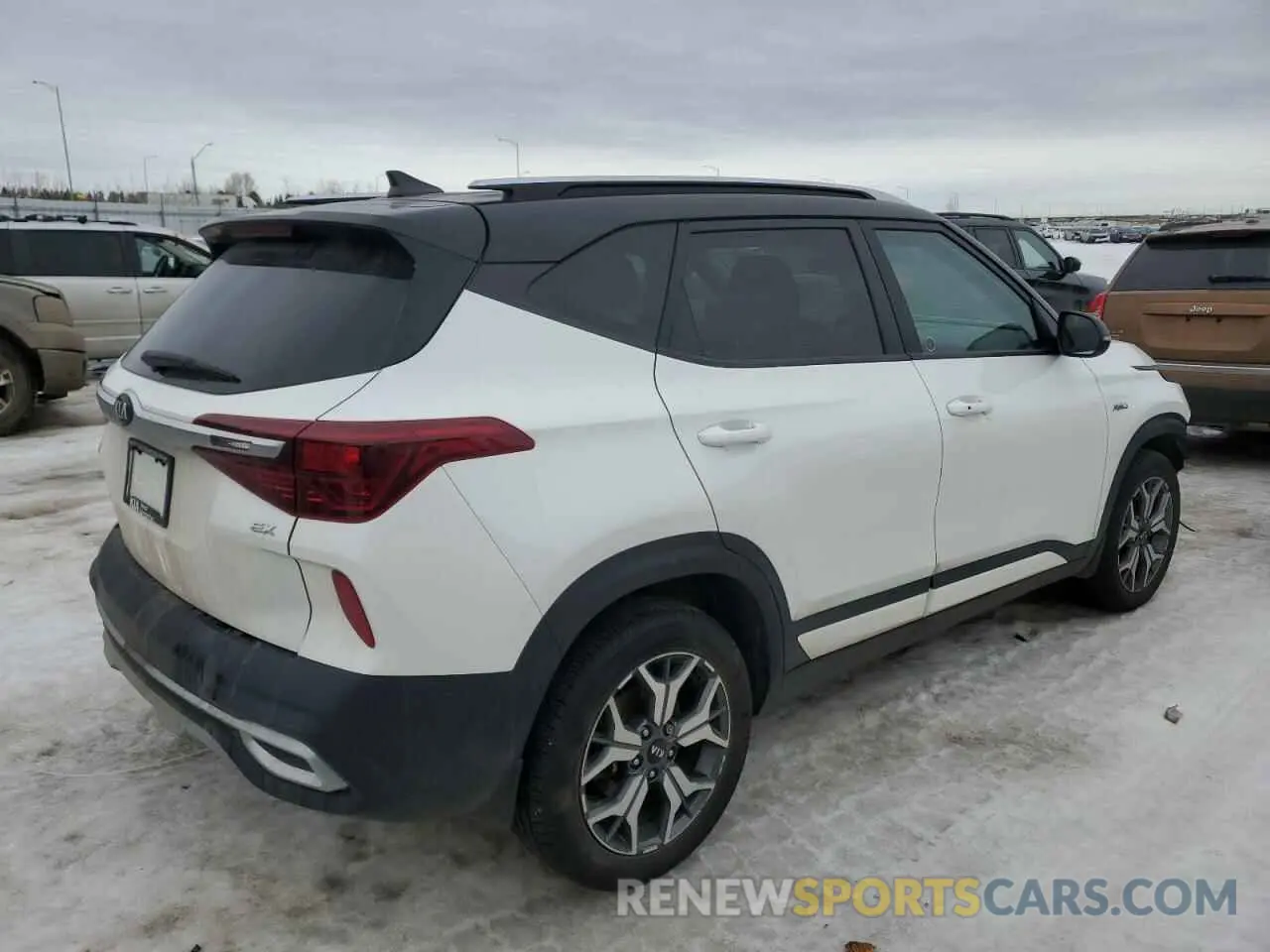 3 Фотография поврежденного автомобиля KNDERCAA2M7161225 KIA SELTOS 2021