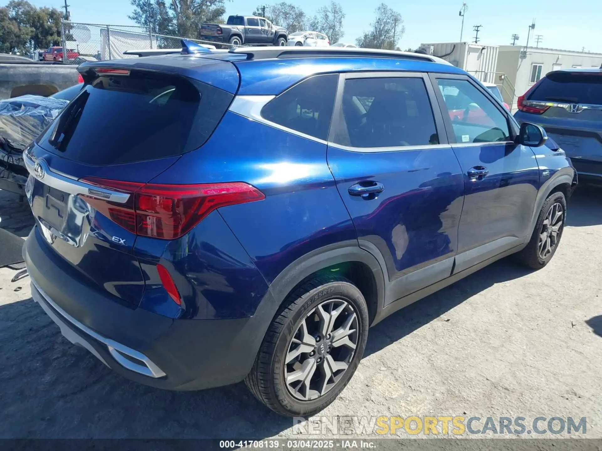 4 Photograph of a damaged car KNDERCAA3M7076667 KIA SELTOS 2021
