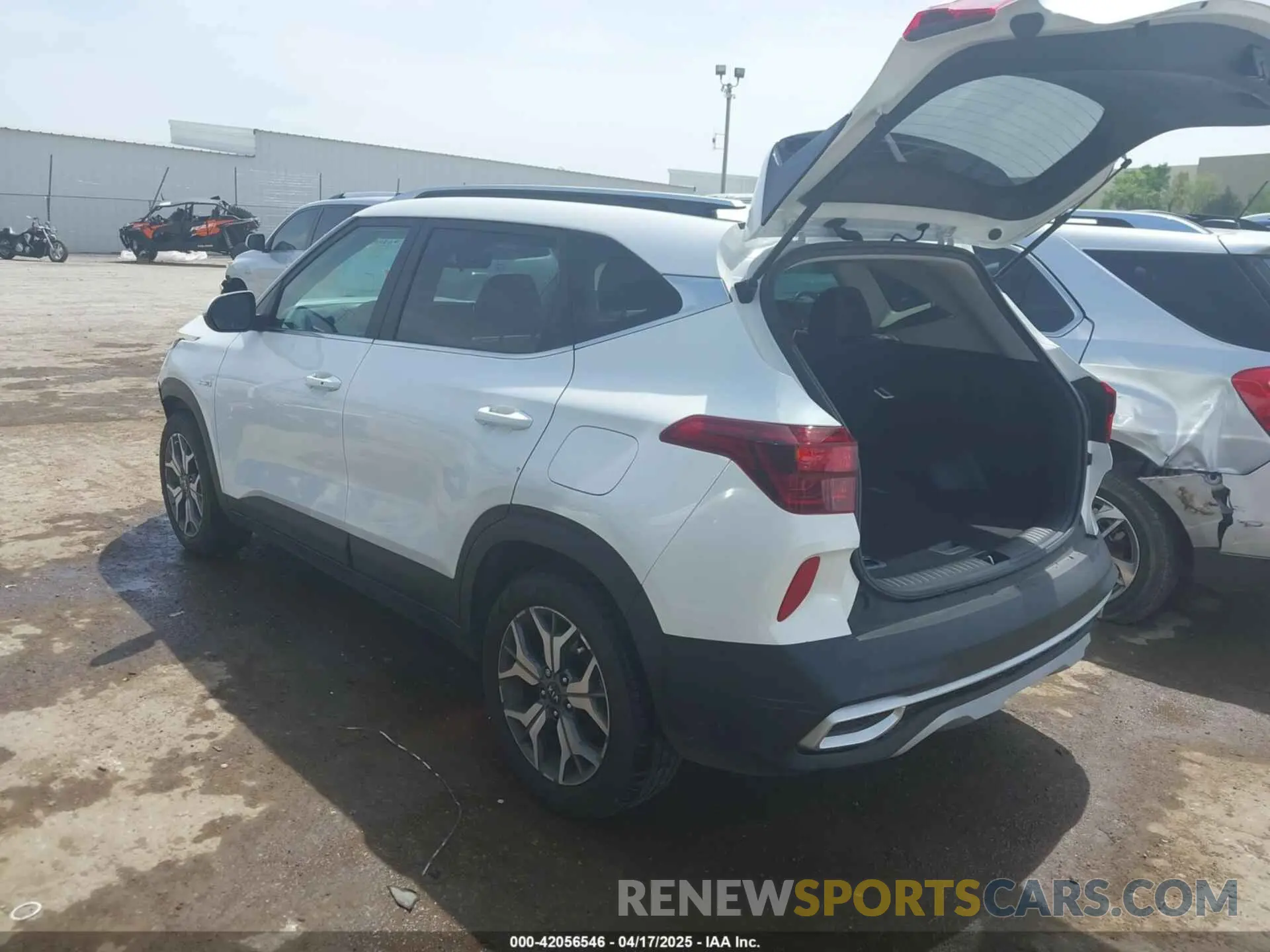 3 Фотография поврежденного автомобиля KNDERCAA3M7229080 KIA SELTOS 2021