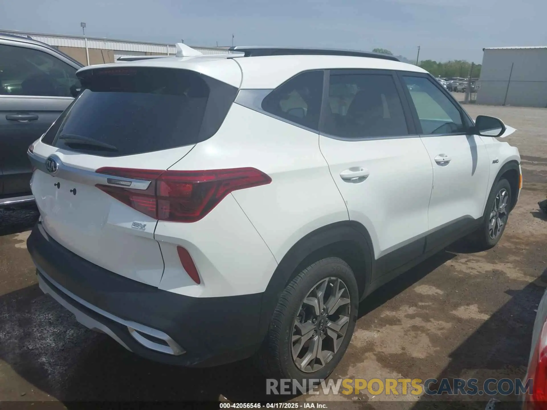 4 Фотография поврежденного автомобиля KNDERCAA3M7229080 KIA SELTOS 2021