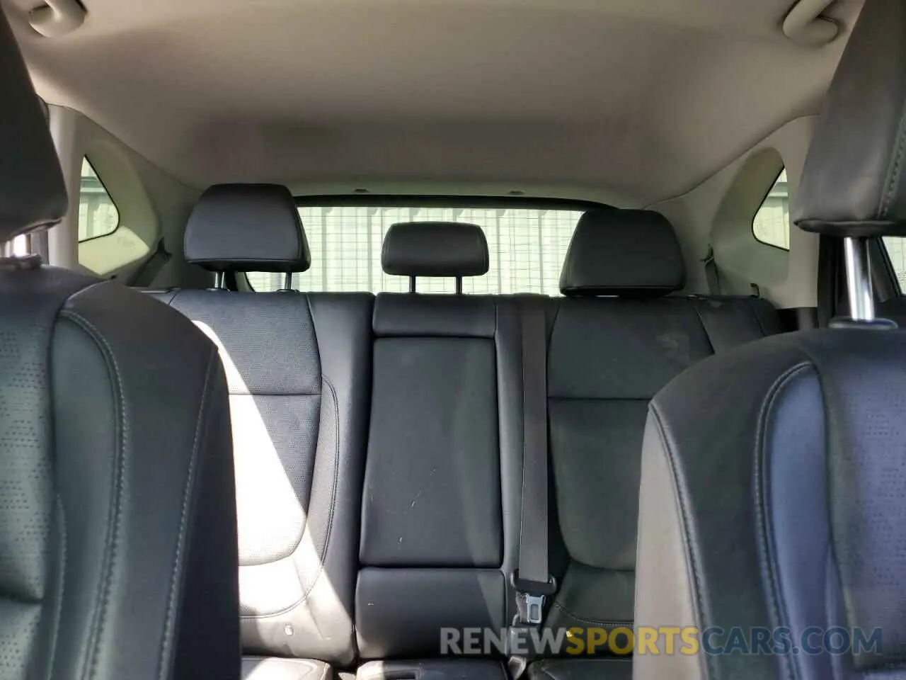 10 Photograph of a damaged car KNDERCAA6M7040987 KIA SELTOS 2021