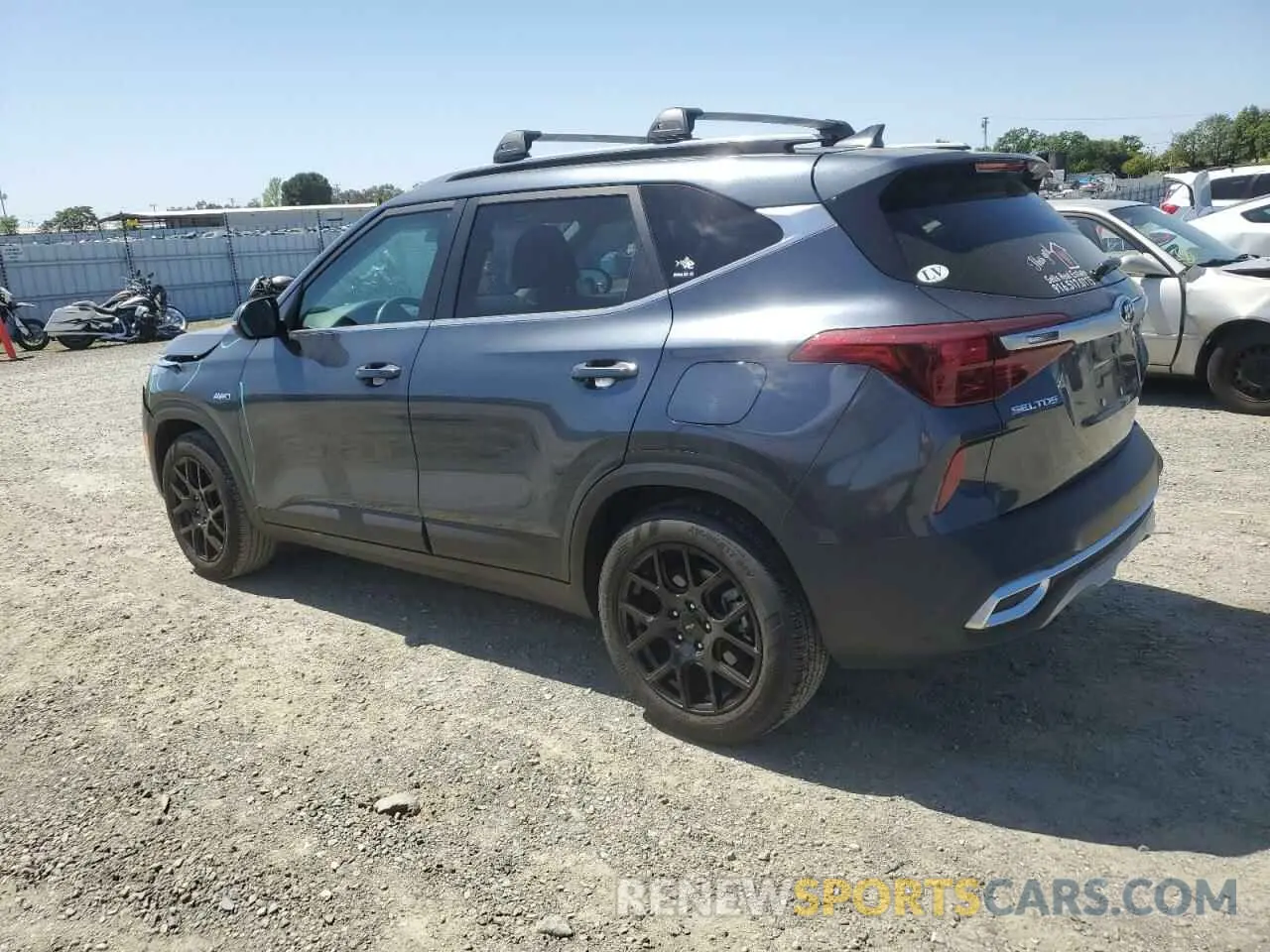 2 Photograph of a damaged car KNDERCAA7M7196505 KIA SELTOS 2021