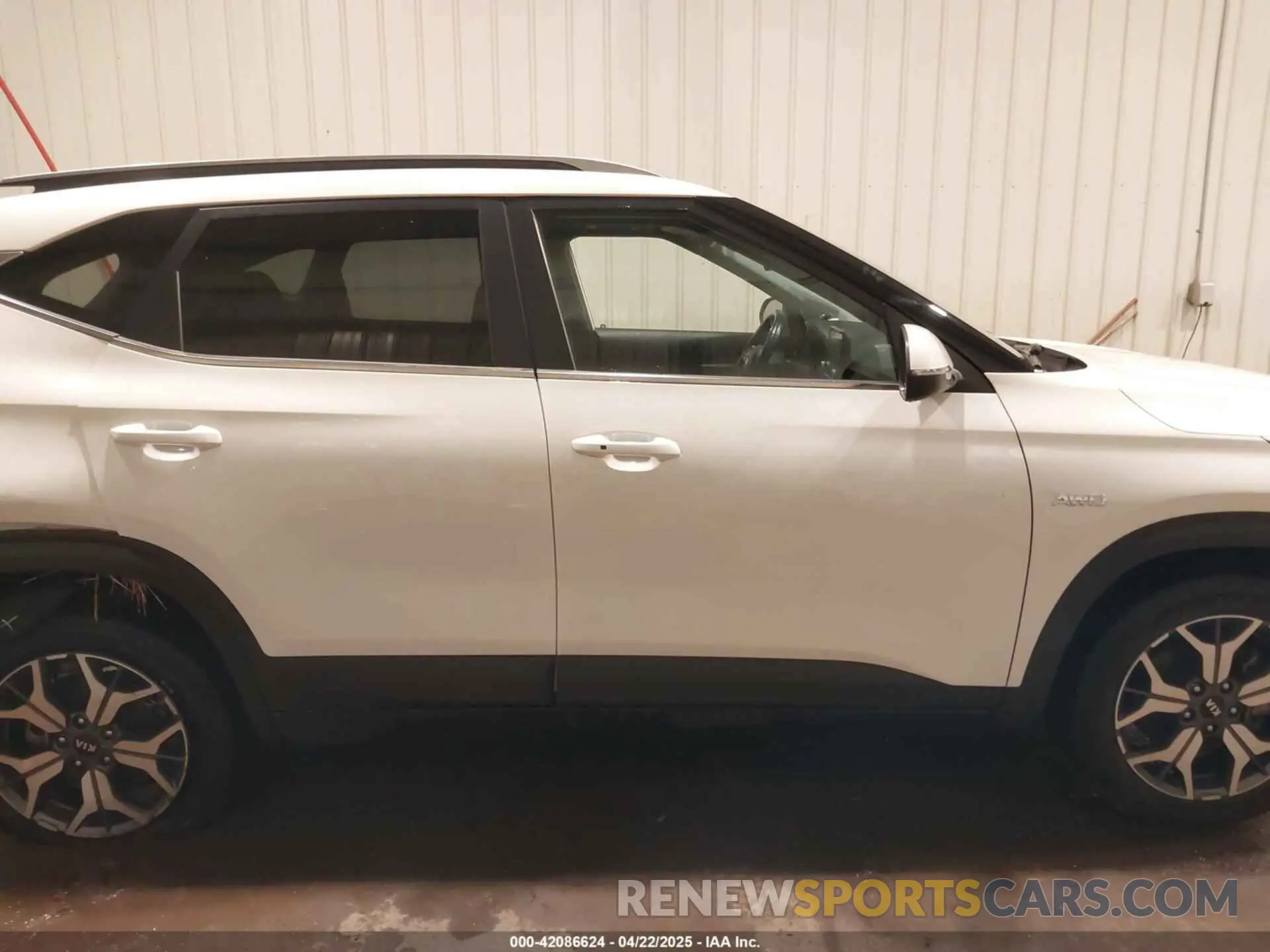 14 Фотография поврежденного автомобиля KNDERCAA8M7140850 KIA SELTOS 2021