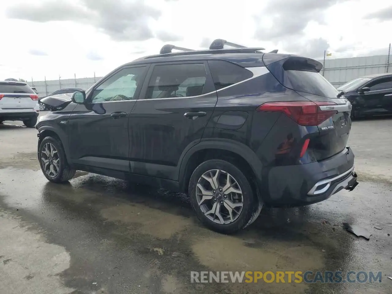 2 Photograph of a damaged car KNDERCAA8M7222044 KIA SELTOS 2021