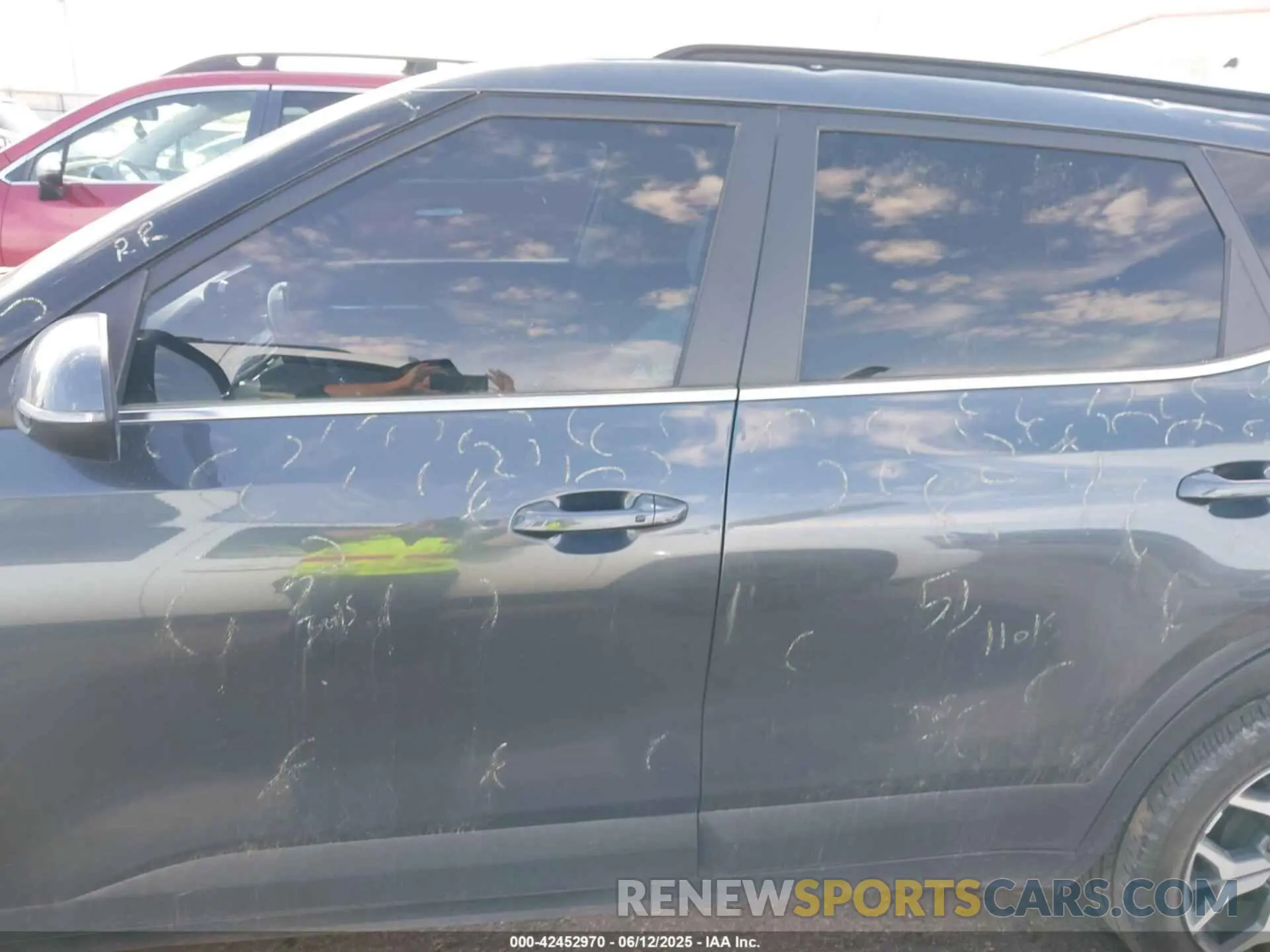 14 Photograph of a damaged car KNDERCAA9M7089049 KIA SELTOS 2021