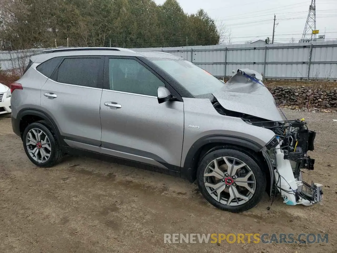 4 Photograph of a damaged car KNDETCA20M7124894 KIA SELTOS 2021