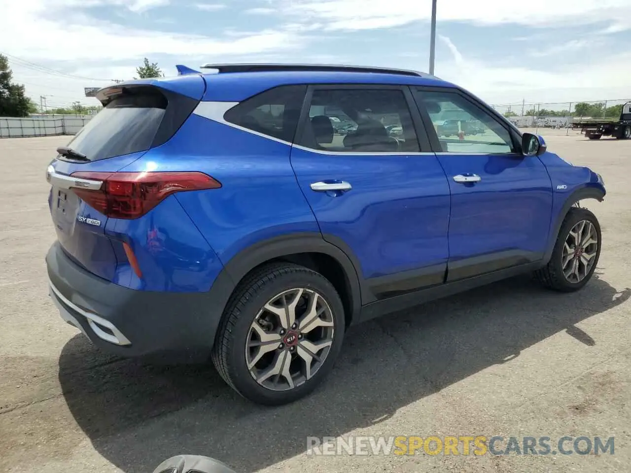 3 Photograph of a damaged car KNDETCA21M7156527 KIA SELTOS 2021