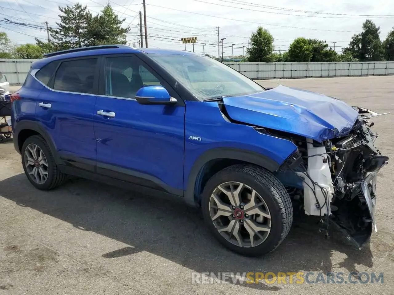 4 Photograph of a damaged car KNDETCA21M7156527 KIA SELTOS 2021