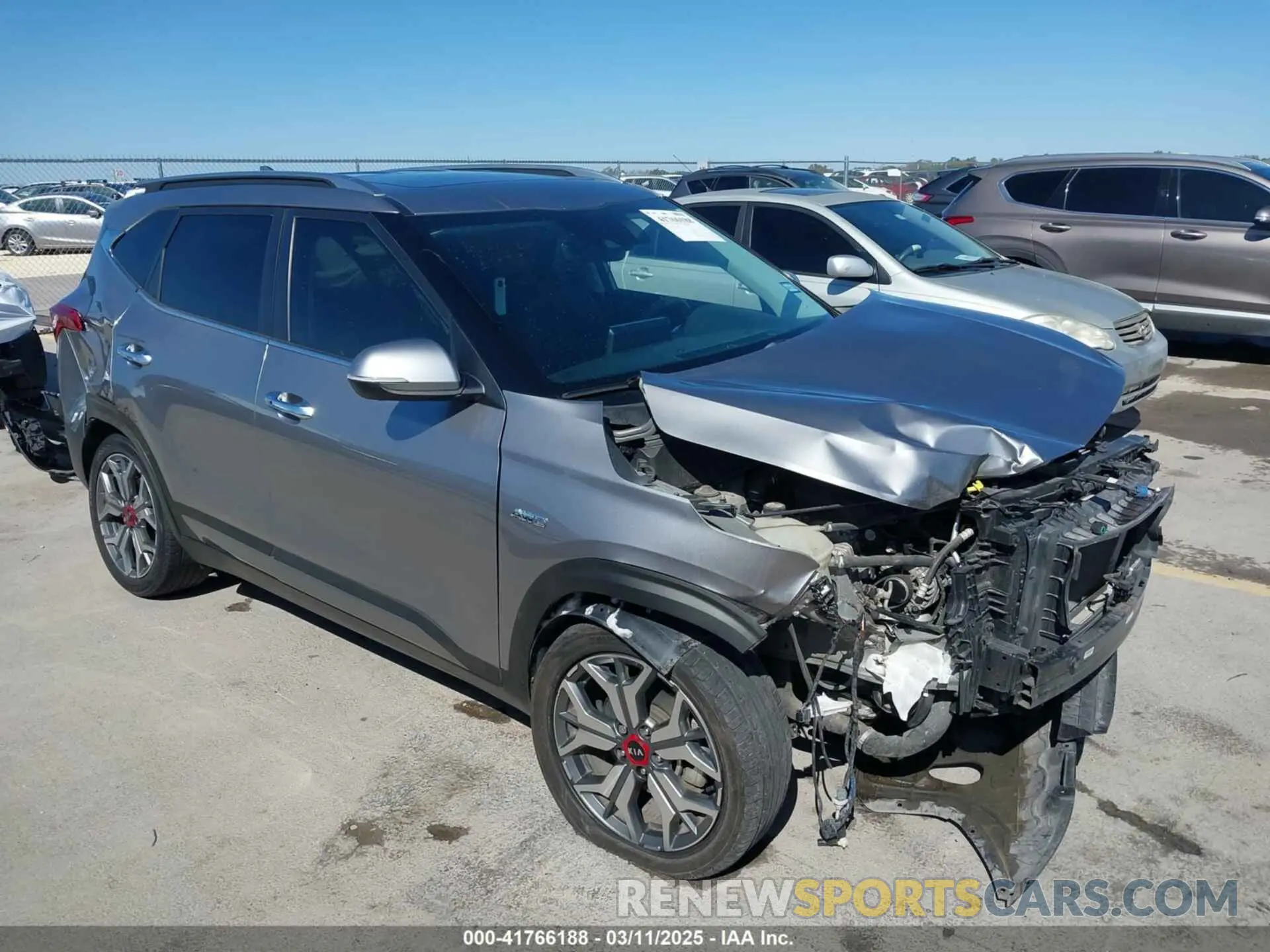 1 Photograph of a damaged car KNDETCA22M7058882 KIA SELTOS 2021