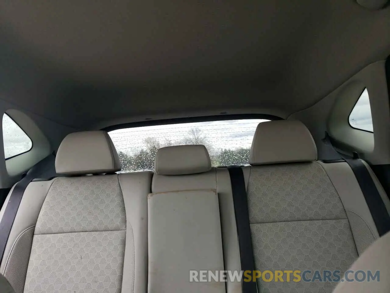 10 Photograph of a damaged car KNDETCA23M7152916 KIA SELTOS 2021