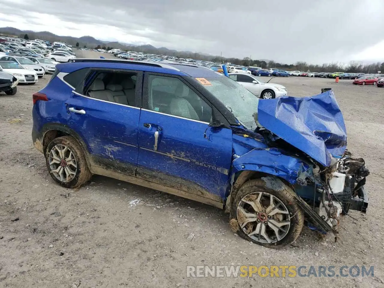 4 Photograph of a damaged car KNDETCA23M7152916 KIA SELTOS 2021