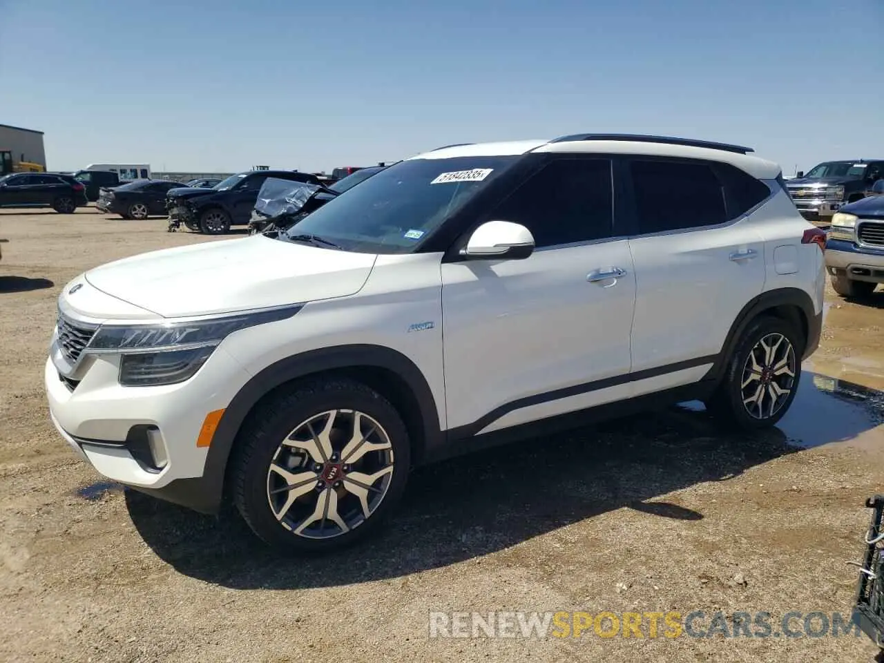 1 Photograph of a damaged car KNDETCA25M7139553 KIA SELTOS 2021