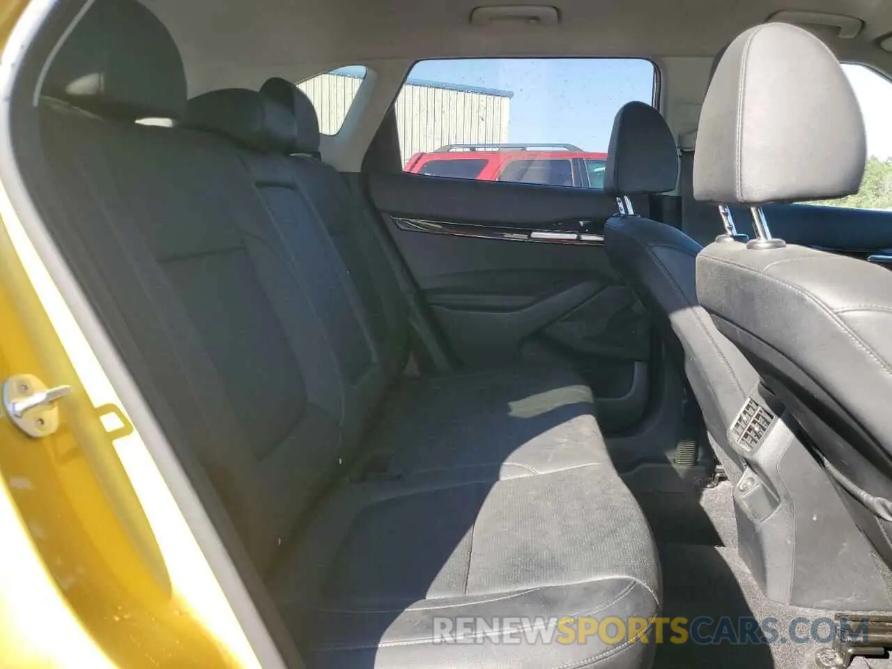 10 Фотография поврежденного автомобиля KNDETCA28M7060698 KIA SELTOS 2021