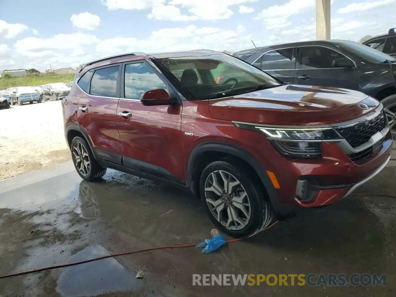 4 Photograph of a damaged car KNDETCA28M7082815 KIA SELTOS 2021