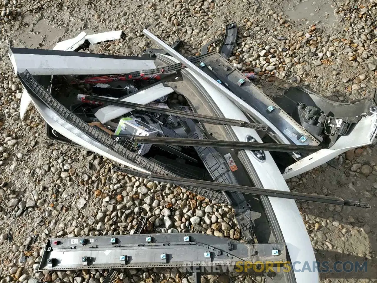 13 Photograph of a damaged car KNDETCA28M7141605 KIA SELTOS 2021