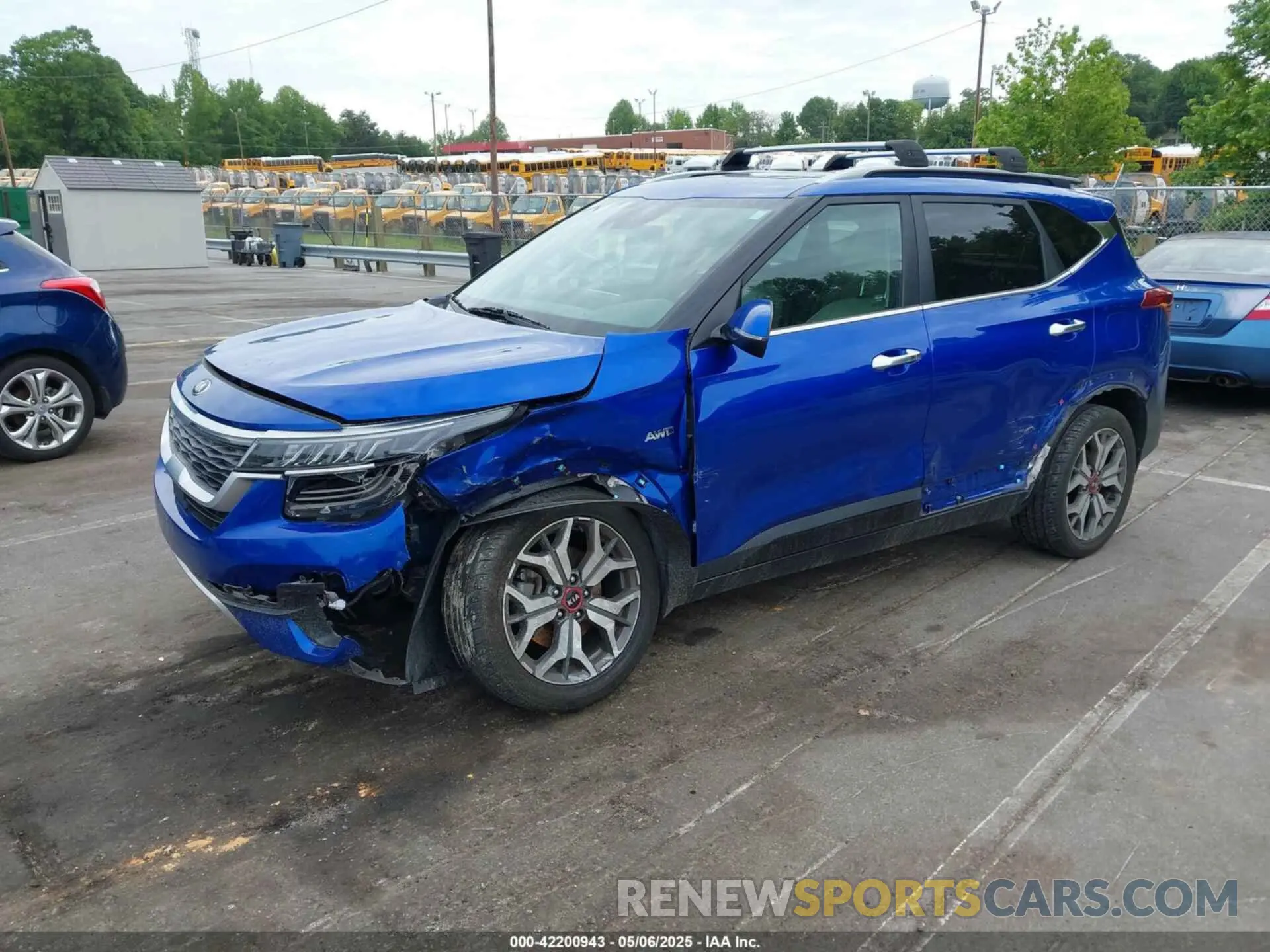 2 Photograph of a damaged car KNDETCA29M7083021 KIA SELTOS 2021