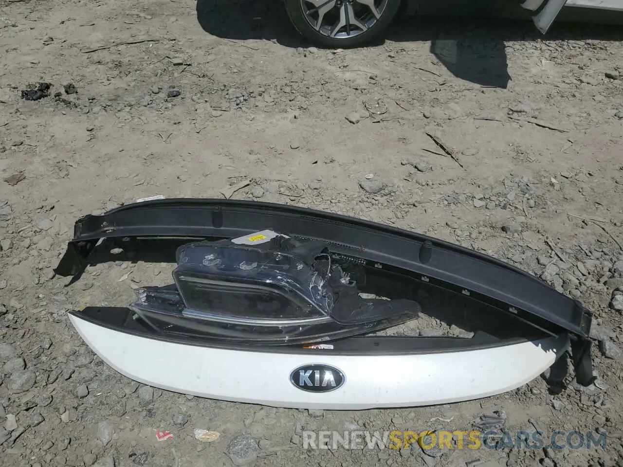 13 Photograph of a damaged car KNDETCA29M7220717 KIA SELTOS 2021