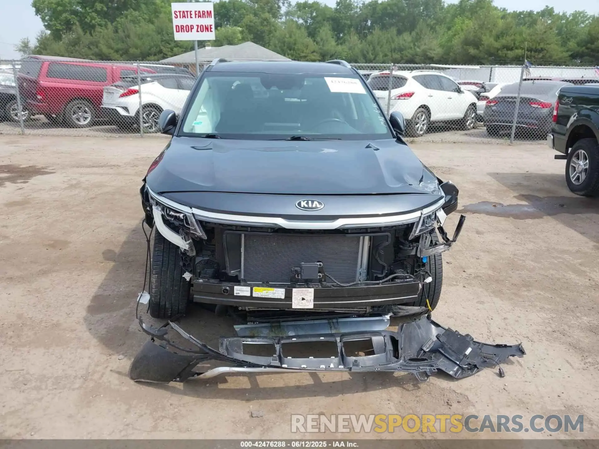 11 Photograph of a damaged car KNDETCA2XM7059200 KIA SELTOS 2021