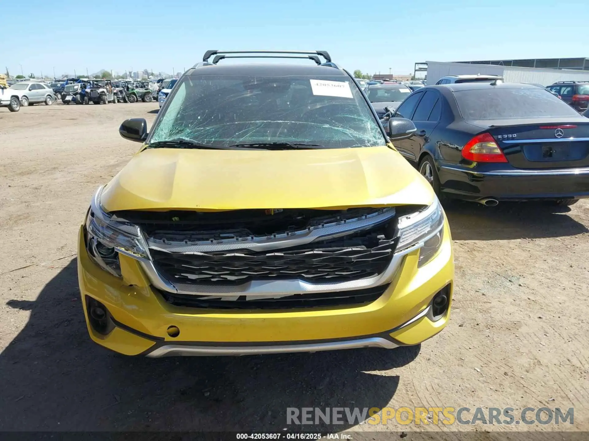 12 Photograph of a damaged car KNDEU2AA0M7125512 KIA SELTOS 2021