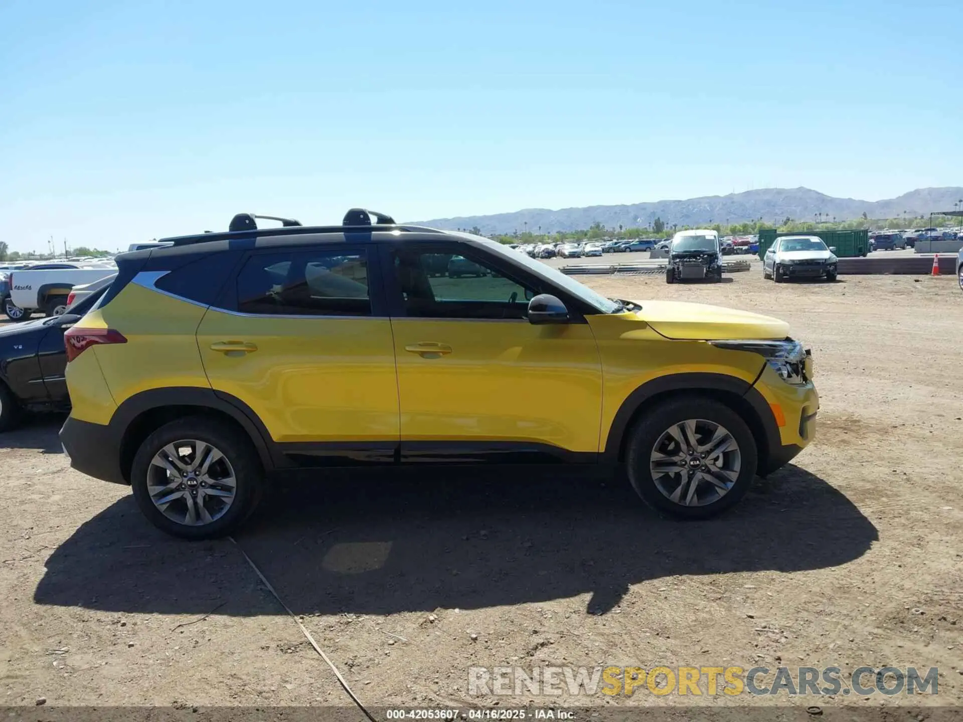 13 Photograph of a damaged car KNDEU2AA0M7125512 KIA SELTOS 2021