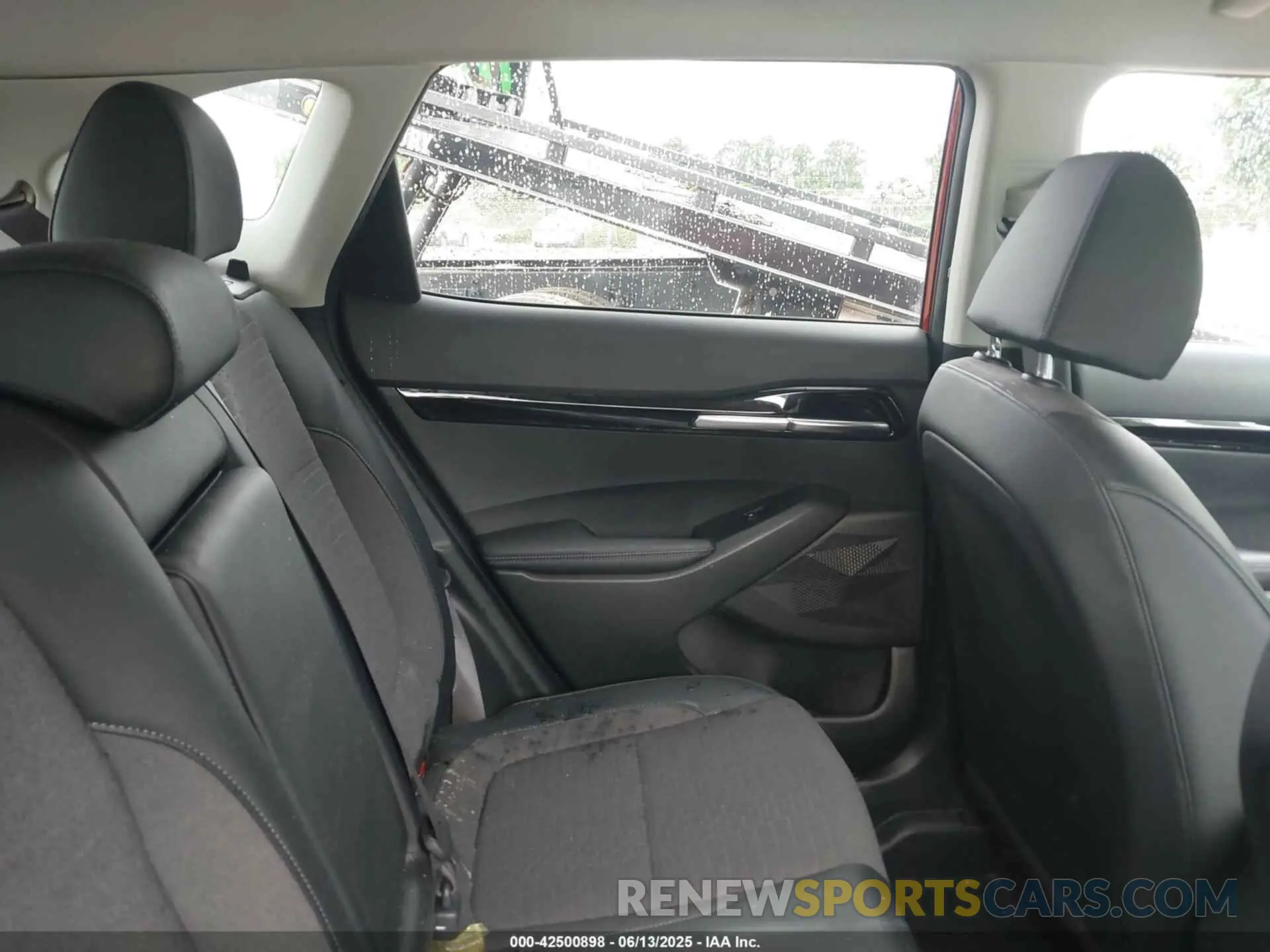 8 Фотография поврежденного автомобиля KNDEU2AA2M7085983 KIA SELTOS 2021