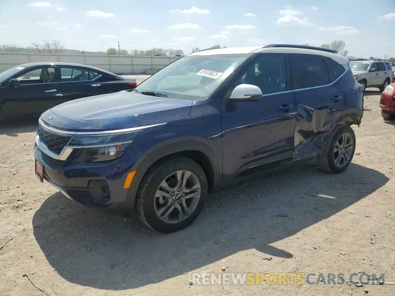 1 Photograph of a damaged car KNDEU2AA2M7137886 KIA SELTOS 2021