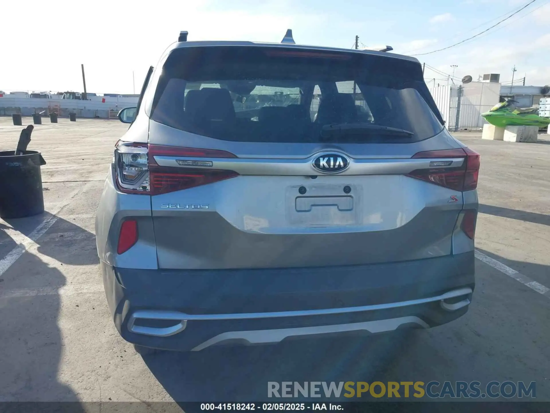 15 Photograph of a damaged car KNDEU2AA2M7146040 KIA SELTOS 2021