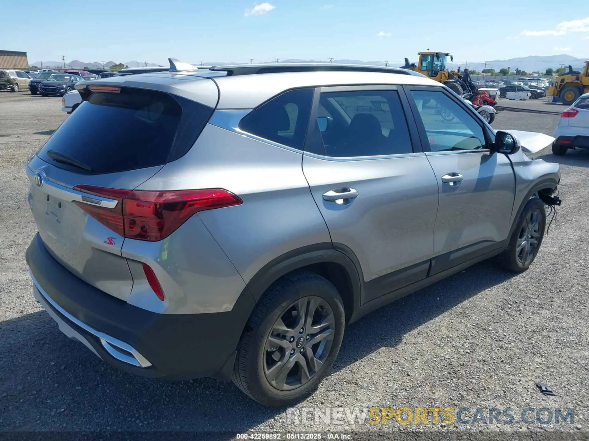 4 Фотография поврежденного автомобиля KNDEU2AA2M7195643 KIA SELTOS 2021
