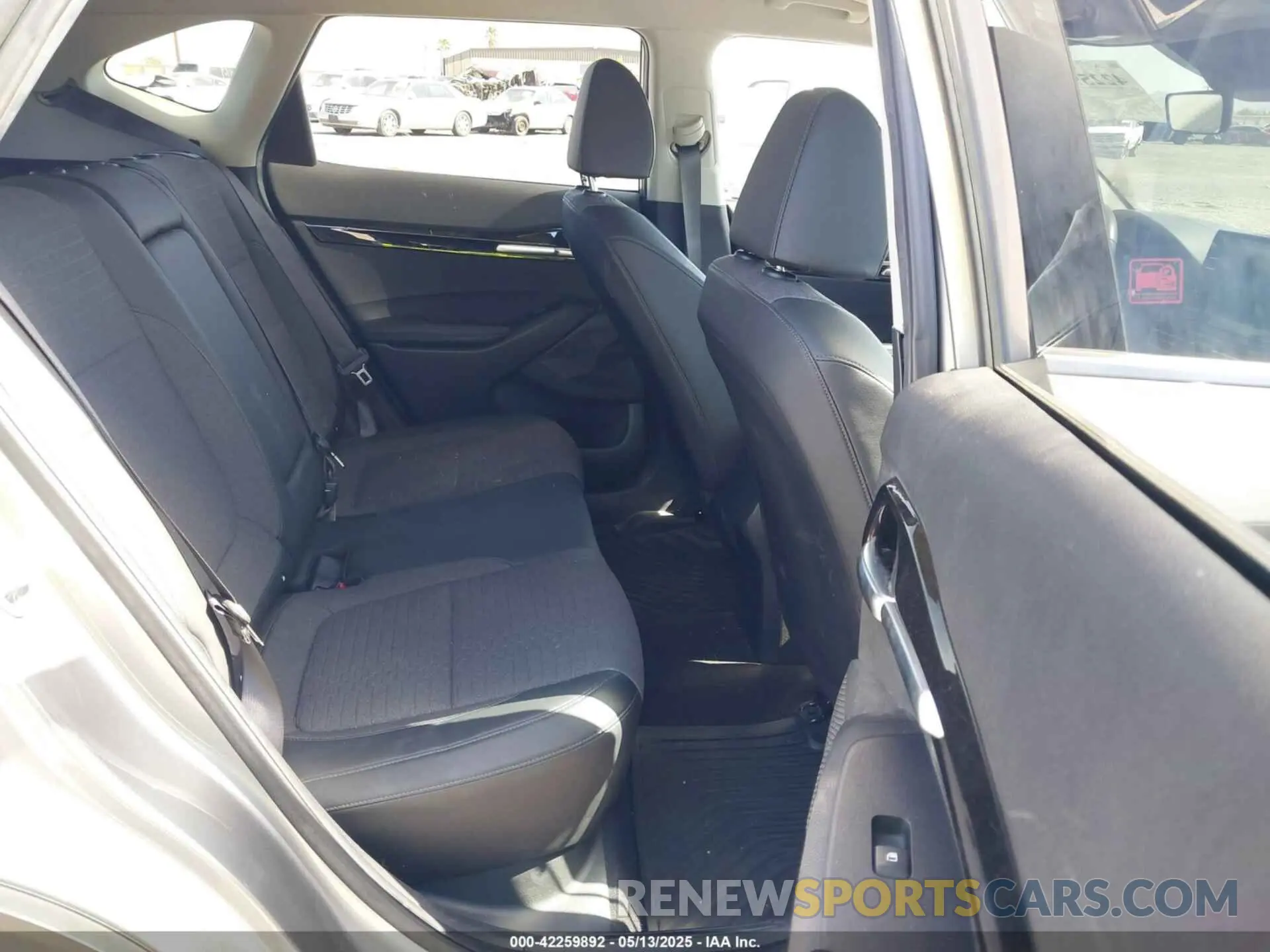8 Фотография поврежденного автомобиля KNDEU2AA2M7195643 KIA SELTOS 2021