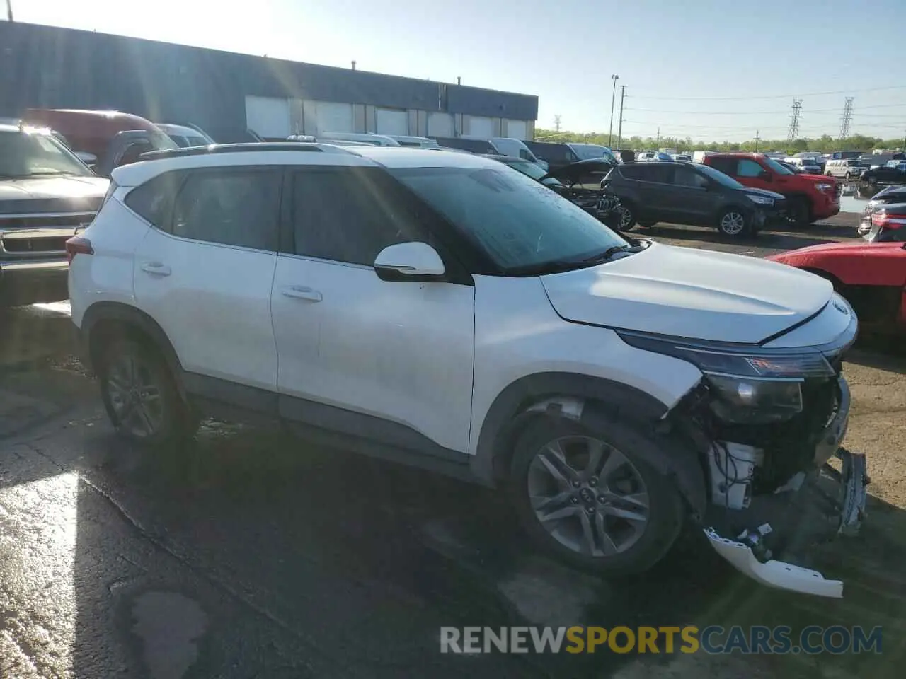 4 Фотография поврежденного автомобиля KNDEU2AA3M7221716 KIA SELTOS 2021