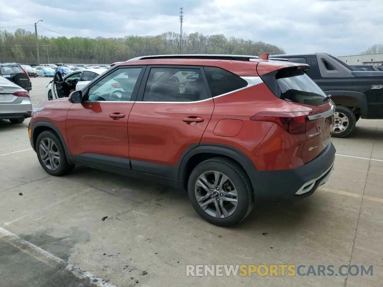 2 Photograph of a damaged car KNDEU2AA4M7199712 KIA SELTOS 2021