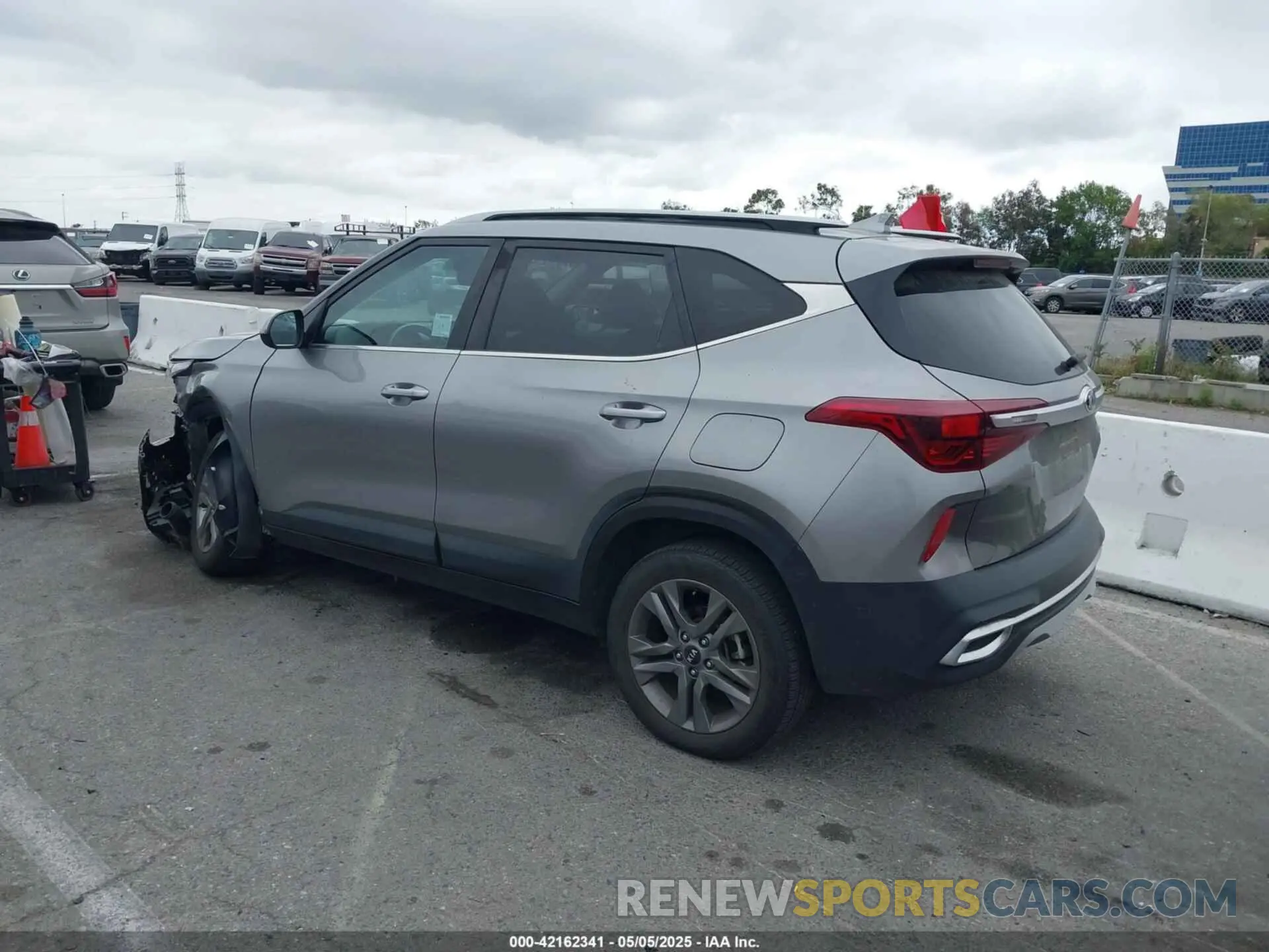 3 Фотография поврежденного автомобиля KNDEU2AA5M7218624 KIA SELTOS 2021