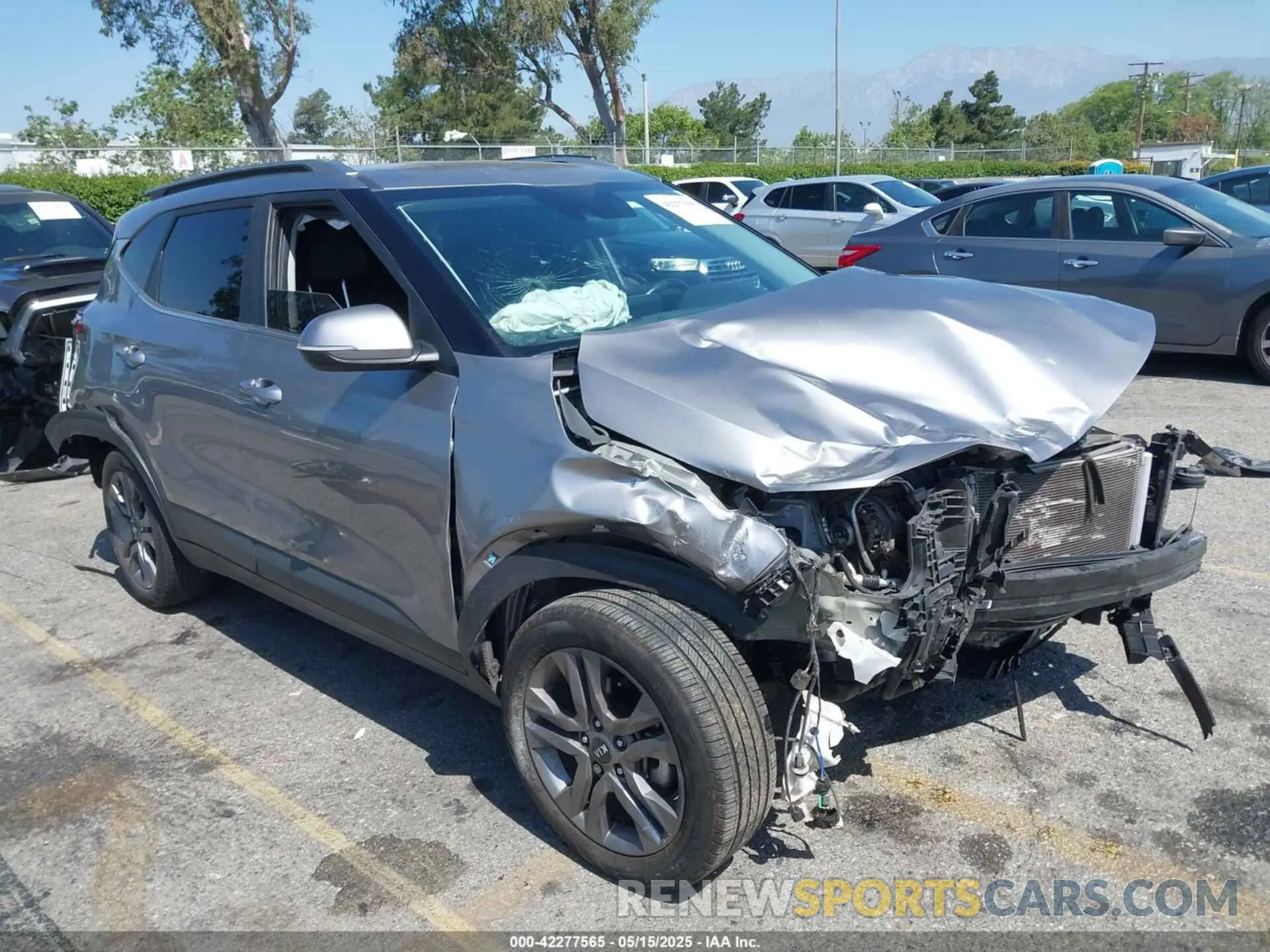 1 Photograph of a damaged car KNDEU2AA8M7225051 KIA SELTOS 2021
