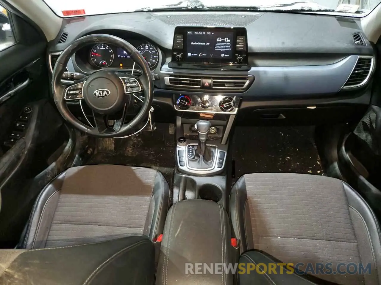 8 Photograph of a damaged car KNDEU2AA9M7050549 KIA SELTOS 2021