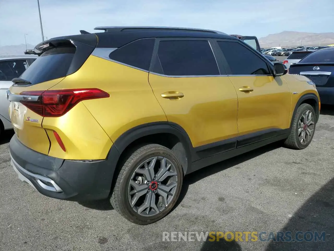 3 Фотография поврежденного автомобиля KNDEUCA26M7145942 KIA SELTOS 2021