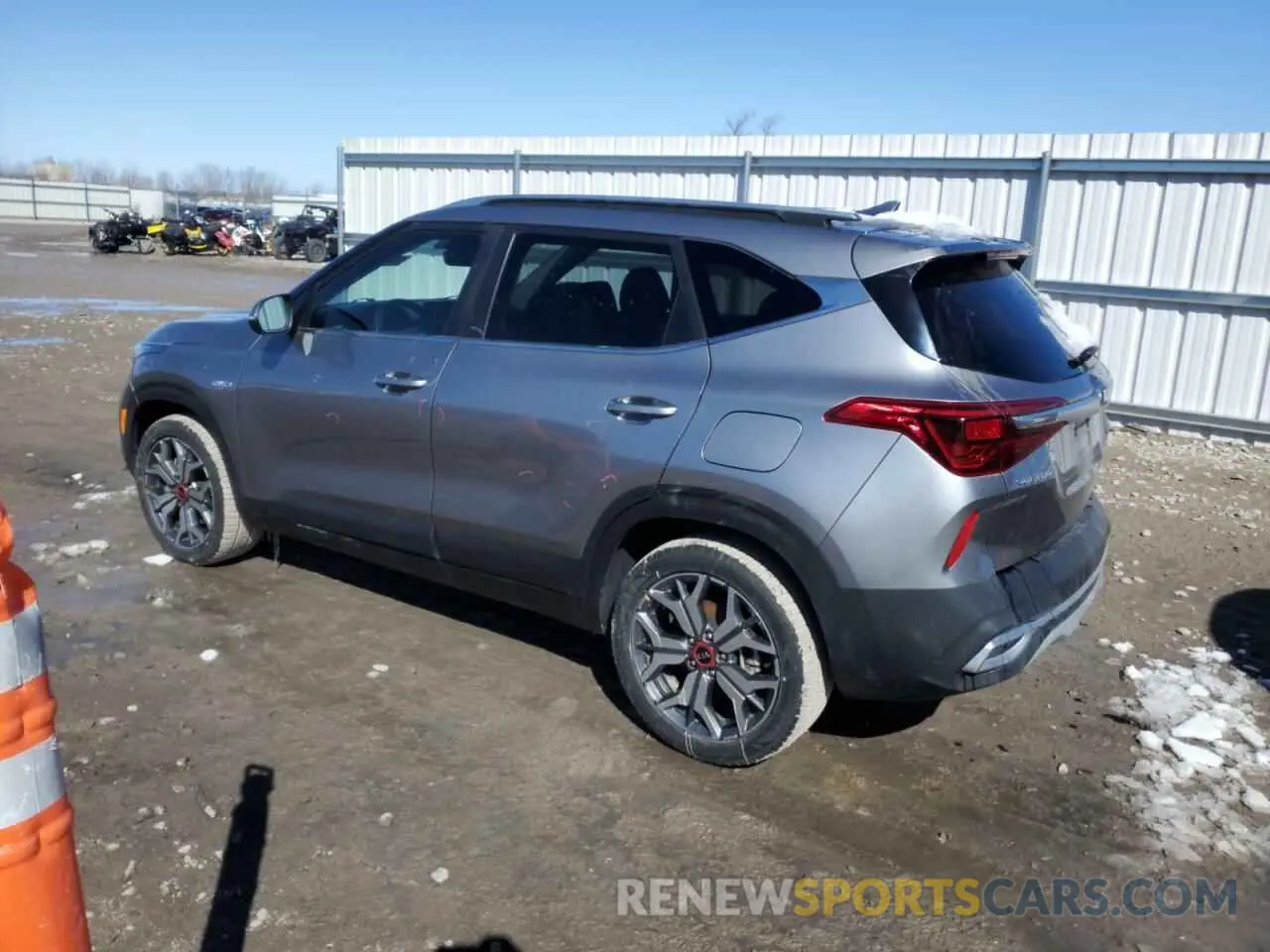 2 Фотография поврежденного автомобиля KNDEUCA28M7041355 KIA SELTOS 2021