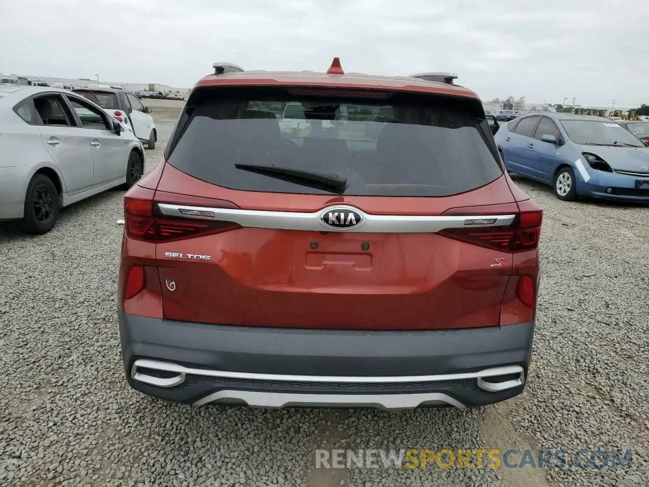 6 Photograph of a damaged car KNDEUCAA1M7222062 KIA SELTOS 2021