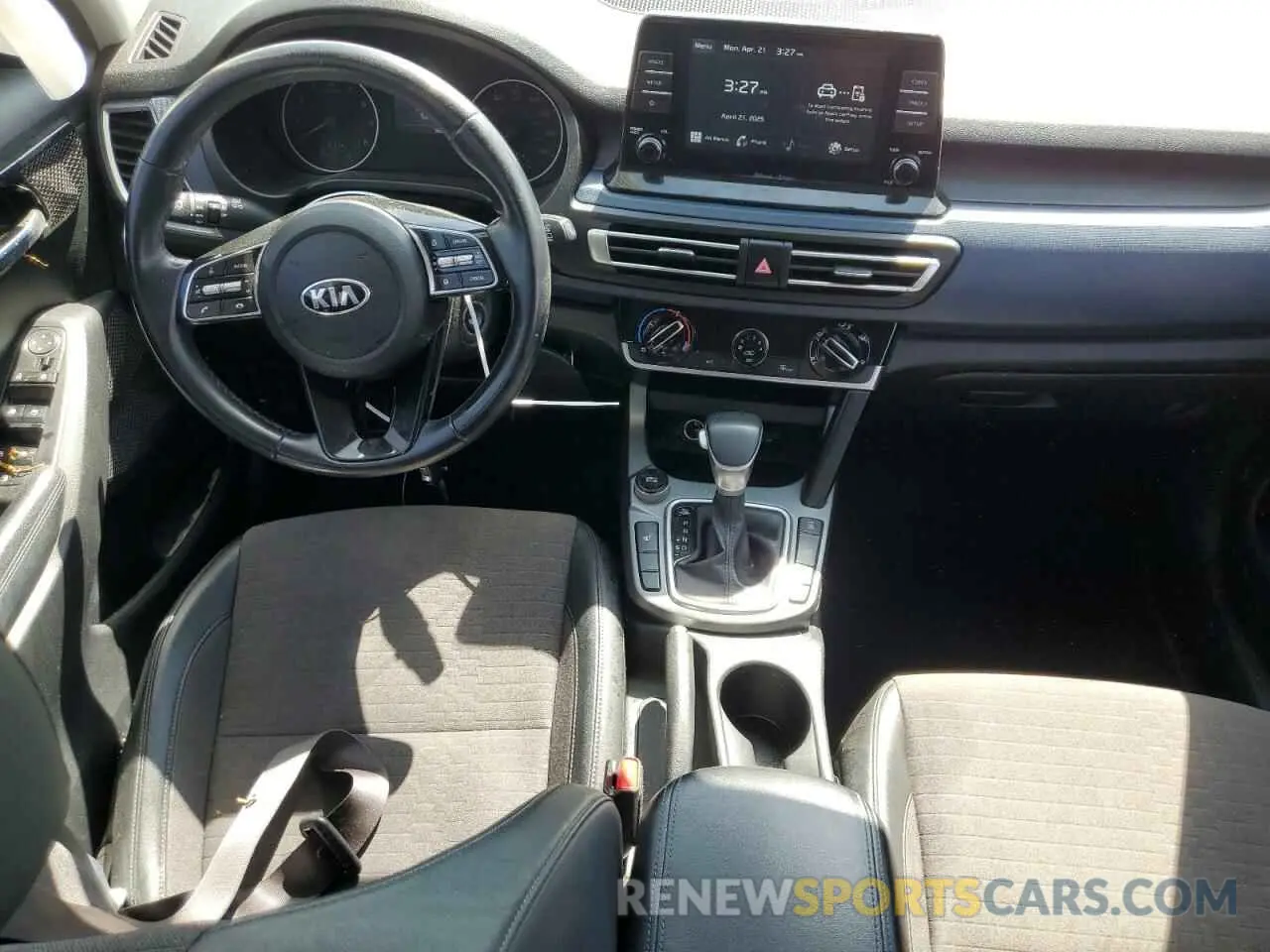 8 Photograph of a damaged car KNDEUCAA2M7206078 KIA SELTOS 2021