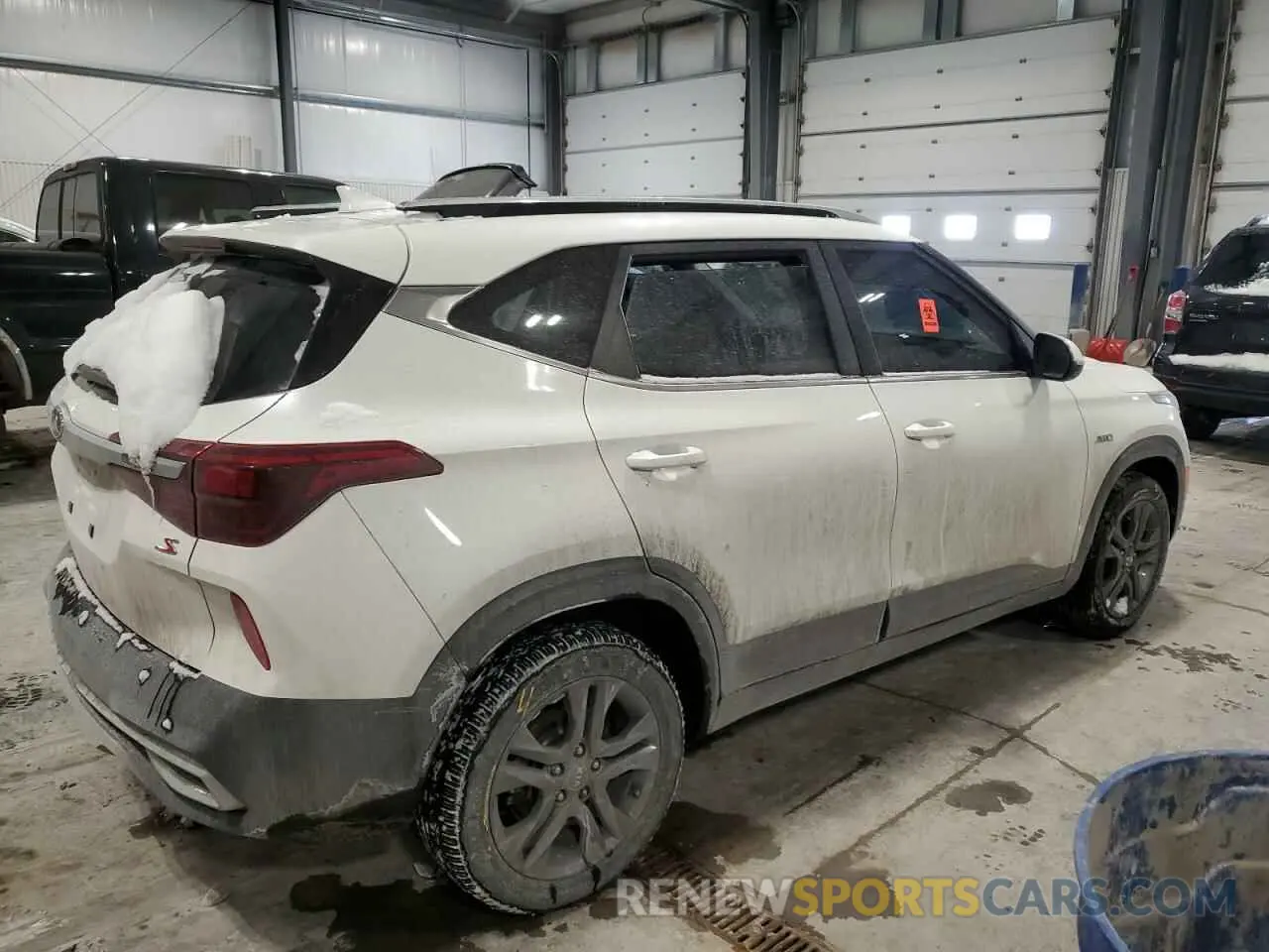 3 Фотография поврежденного автомобиля KNDEUCAA3M7096559 KIA SELTOS 2021