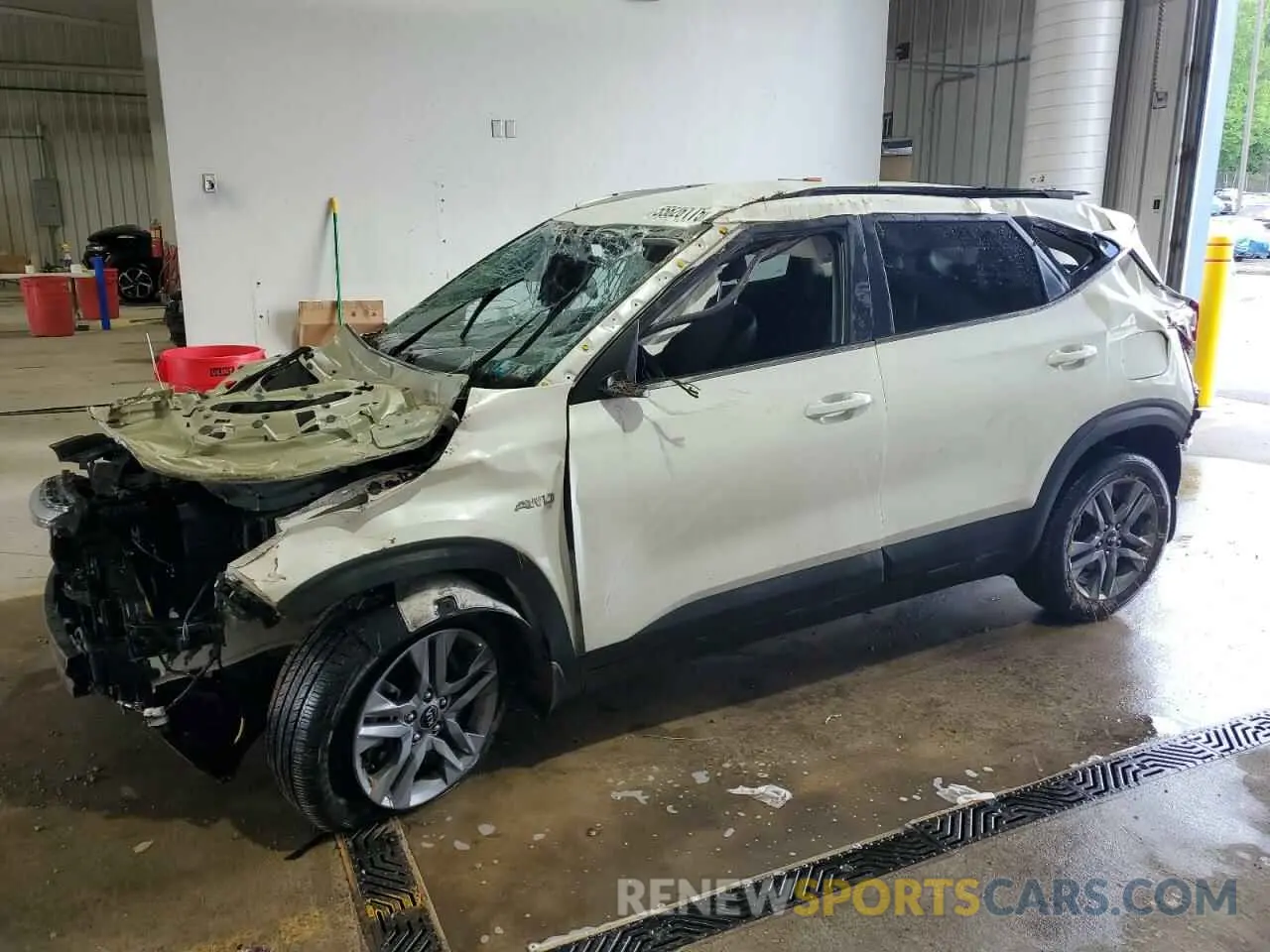 1 Photograph of a damaged car KNDEUCAA4M7138978 KIA SELTOS 2021