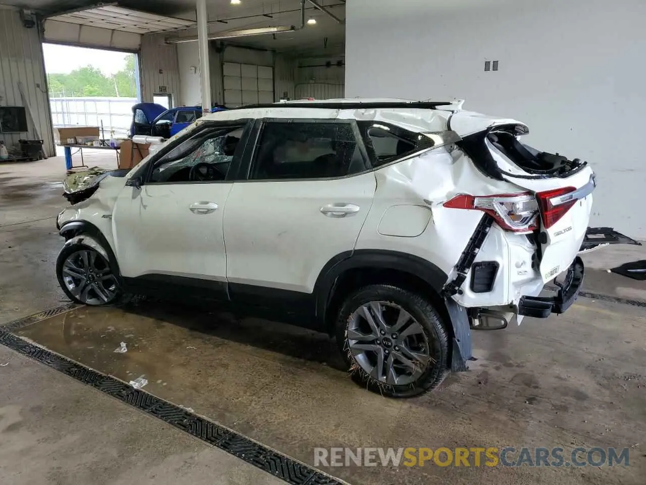 2 Photograph of a damaged car KNDEUCAA4M7138978 KIA SELTOS 2021