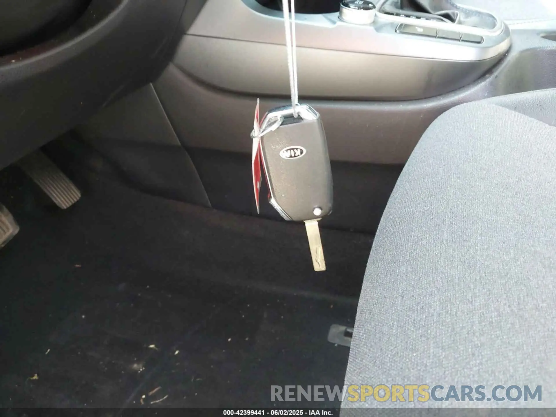 11 Photograph of a damaged car KNDEUCAA4M7171253 KIA SELTOS 2021